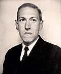 https://upload.wikimedia.org/wikipedia/commons/thumb/1/10/H._P._Lovecraft%2C_June_1934.jpg/120px-H._P._Lovecraft%2C_June_1934.jpg